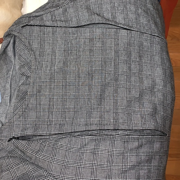 A Pea in The Pod Nursing Dress with Pockets - Picture 4 of 7